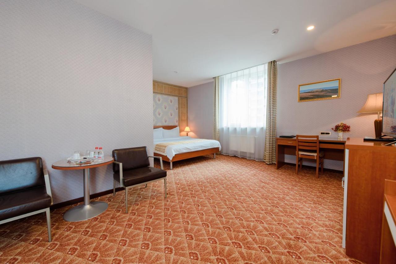 Springs Hotel Ułan Bator Zewnętrze zdjęcie