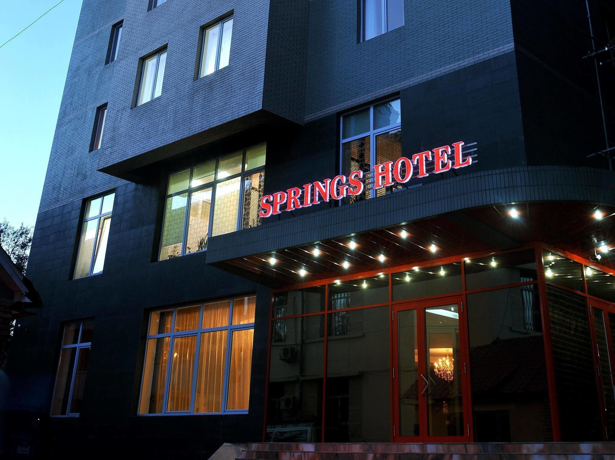 Springs Hotel Ułan Bator Zewnętrze zdjęcie